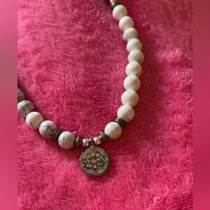 LIKE NEW | Women’s White Marble Beaded Necklace Jewelry